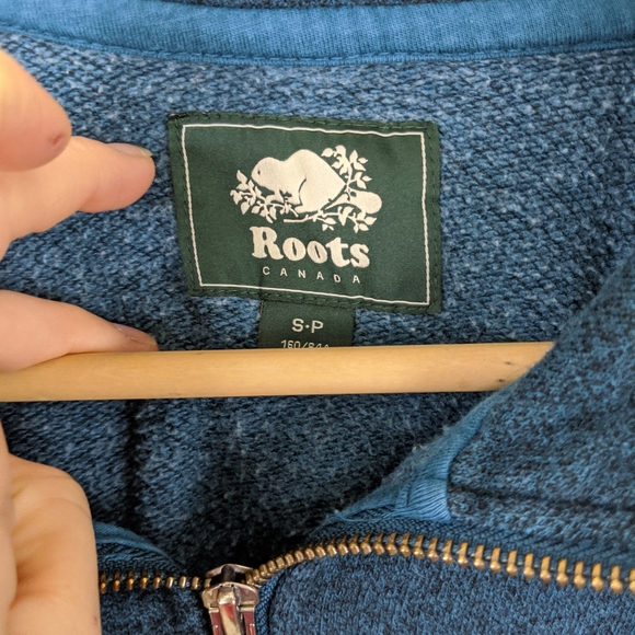 Roots emblem sweater - Picture 3 of 5